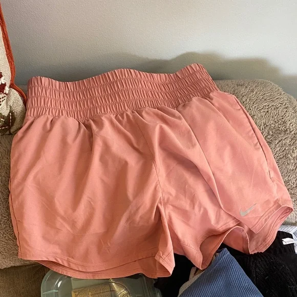 📞LAST CALL📞 Nike Women's Dri-Fit Running shorts - Picture 7 of 8